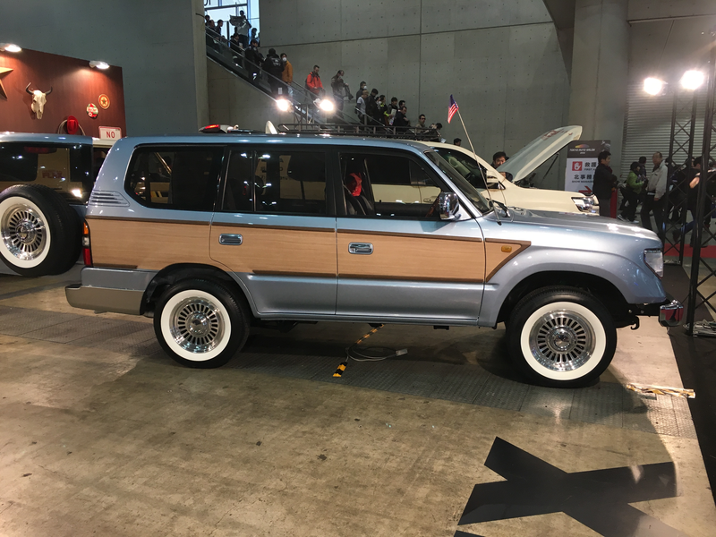 Illustration for article titled This Custom Toyota Prado 'Texas Edition' Is The Wood Paneling Look Done Right
